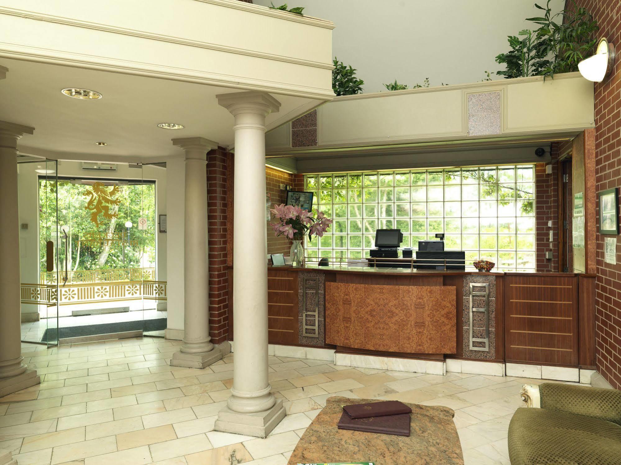 The Royal Toby Hotel Rochdale Luaran gambar